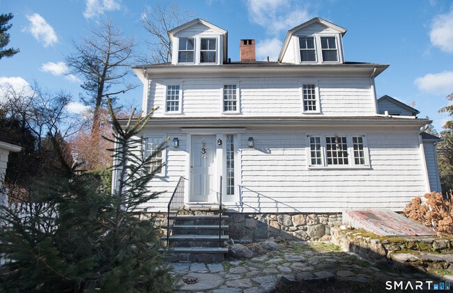 Photo - 1709 Newfield Ave
