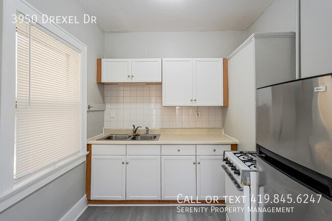3950 Drexel Dr