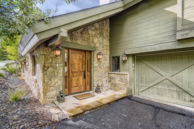 Photo - 1870 Alpine Dr