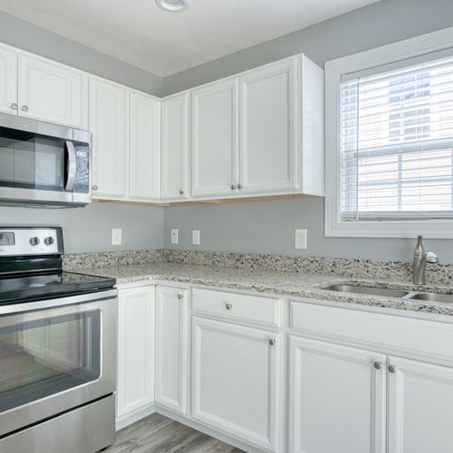 Photo - 700 Twisted Oak Dr NW