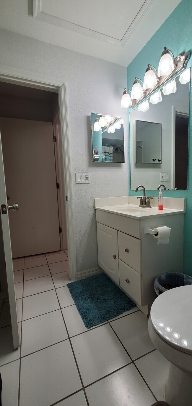Building Photo - 5106 Gainesville Dr Rental