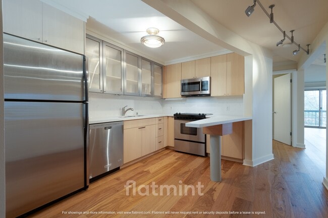 Photo - 732 11th Ave E