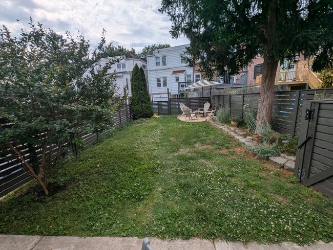 Photo - 7044 Lincoln Dr