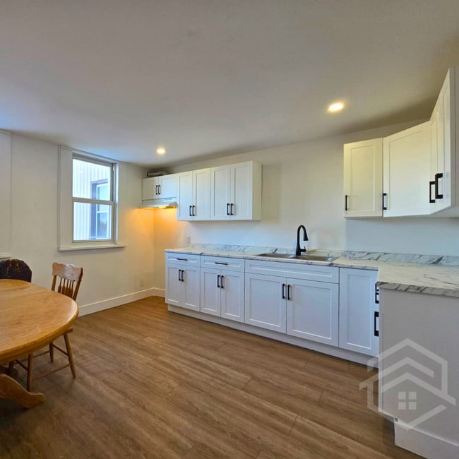 Photo - 1-Bedroom unit Available in Aylmer!! Unité 1