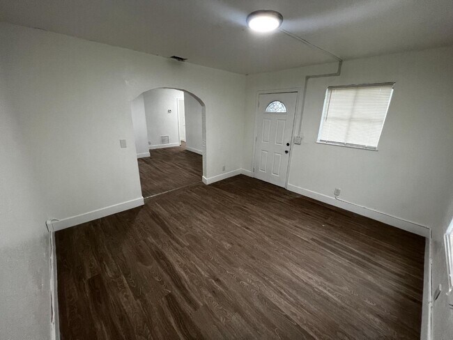 Photo - 101 NW 13th Ave