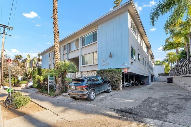 Photo - 11660 Chenault Street,