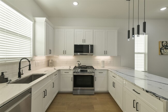 Building Photo - 316 Thornton Rd Unit D