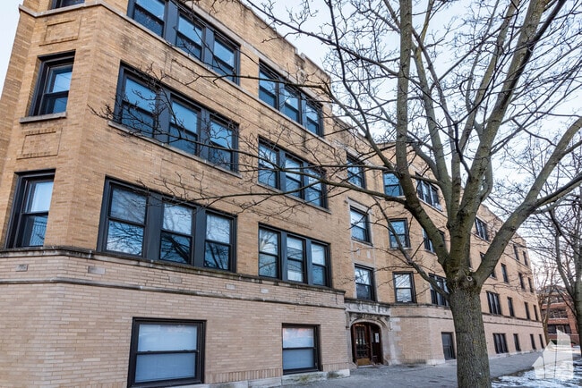 Building Photo - 4455 N Artesian Ave Rental