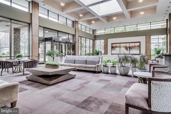 Building Photo - 3709 S George Mason Dr Unit 609E