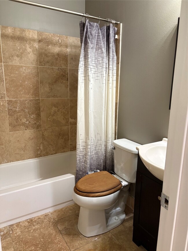 Photo - 307 Covecrest Dr