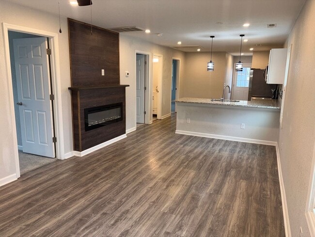 Photo - Welcome to this charming 3 bedroom home in Suffolk "ASK ABOUT OUR ZERO DEPOSIT"