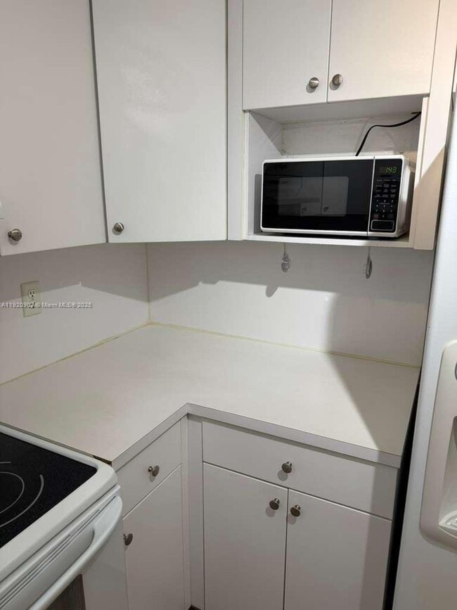 Photo - 6960 Miami Gardens Dr Unit 2-225