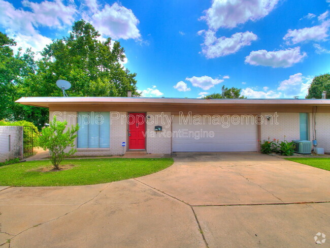 Building Photo - 3828 NW 64th St Rental