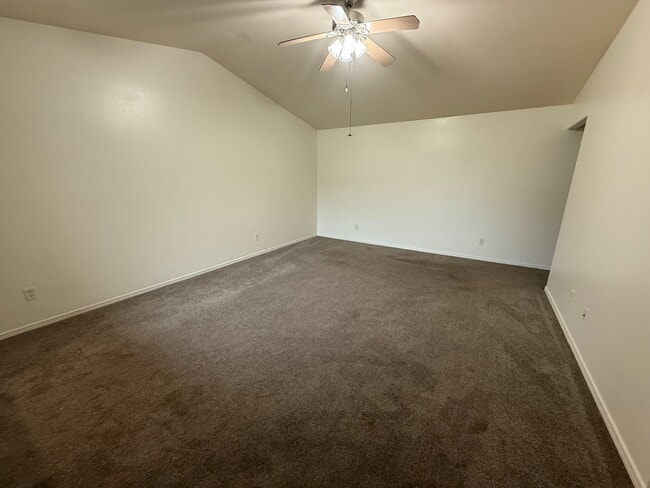 Photo - 4045 Carbon St