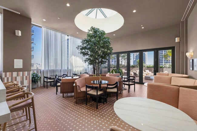 Photo - 11 NE 6th St Unit SI ID1439243P