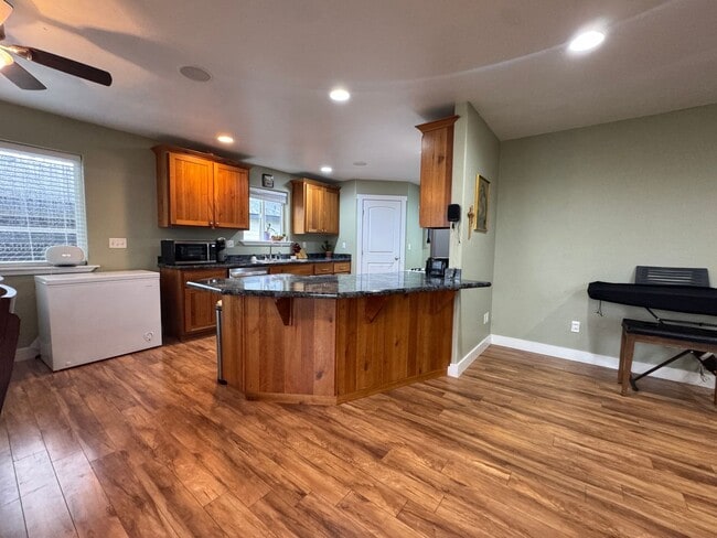 Photo - 1705 E Glacier St