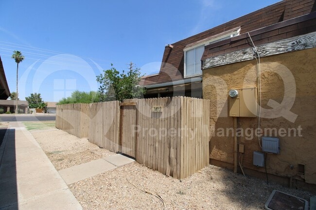 Building Photo - 3432 W El Caminito Dr Rental