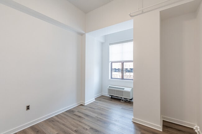 2BR, 2BA - Bedroom