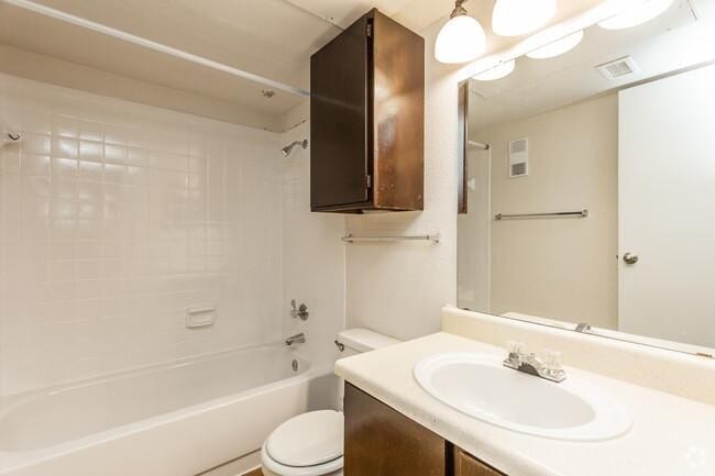 Photo - 1 bedroom in Grand Prairie TX 75052 Unit # 53