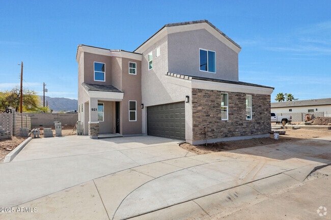 Building Photo - 921 E Desert Ln Rental