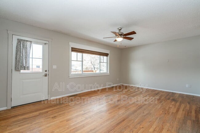 Photo - 1480 Tipperary St