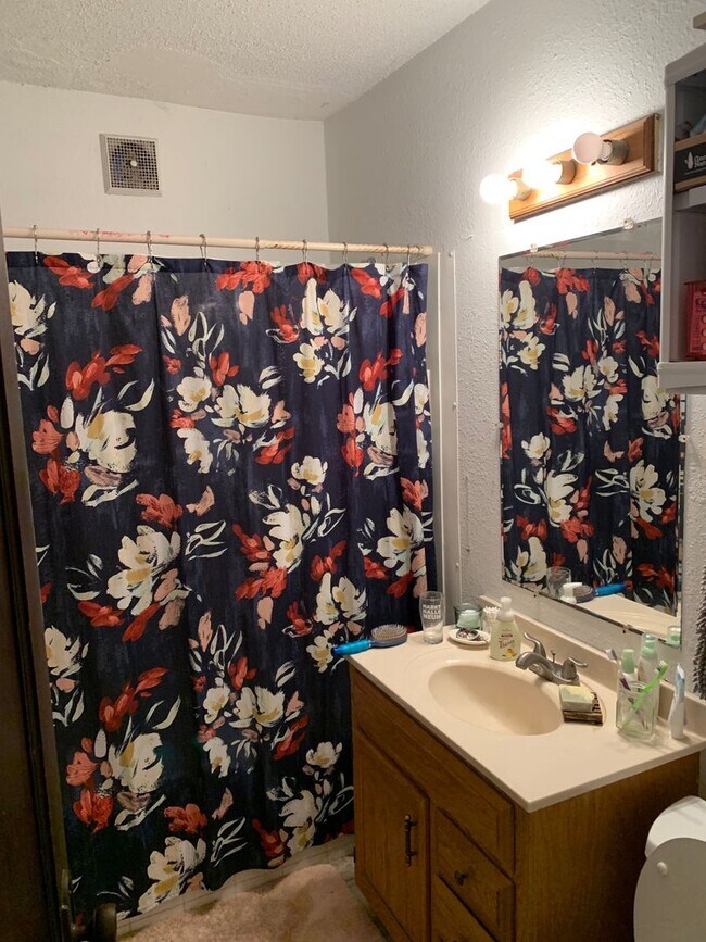 Photo - 4 bedroom 2 bath available 9/1/2023 Unit HOUSE