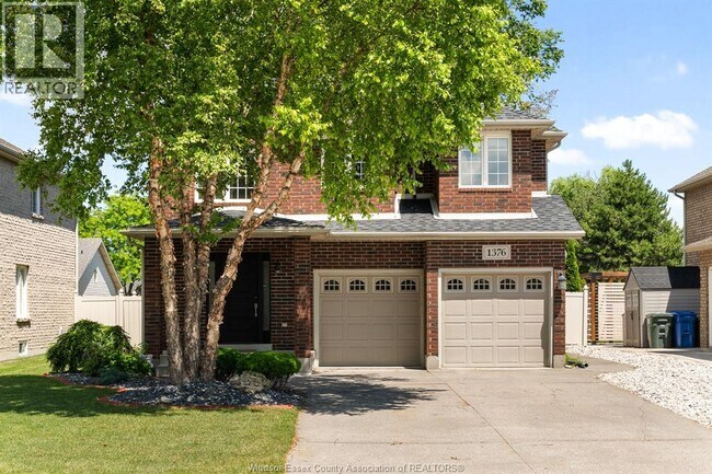 Photo - 1376 Lakeview Ave