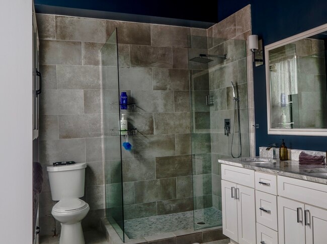 Photo - FURNISHED LUXURY LOFT (SHORT TERM / INSURANCE)