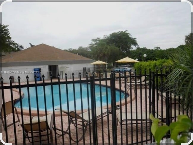 Photo - 8000 Fairview Dr Unit 301