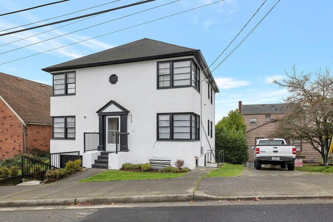 Photo - 952 Highland Ave