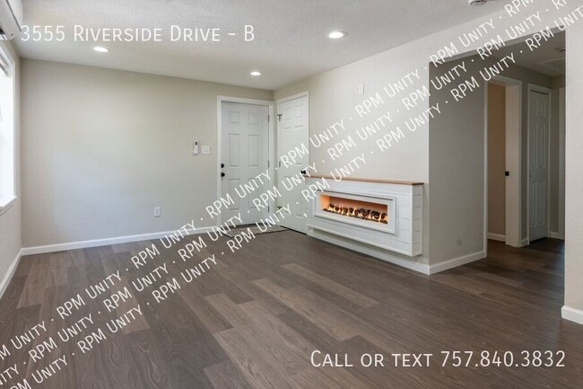 Photo - 3555 Riverside Dr Unit B