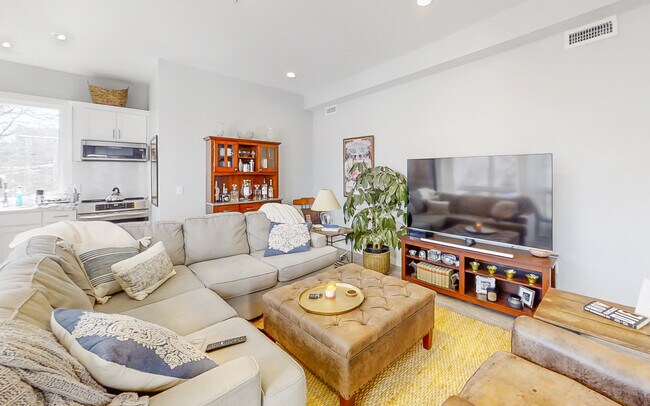 Photo - 264 Riverside Ave Unit 3