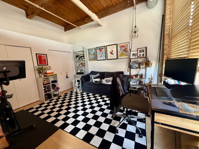 Photo - 1330 W Monroe St Unit 415