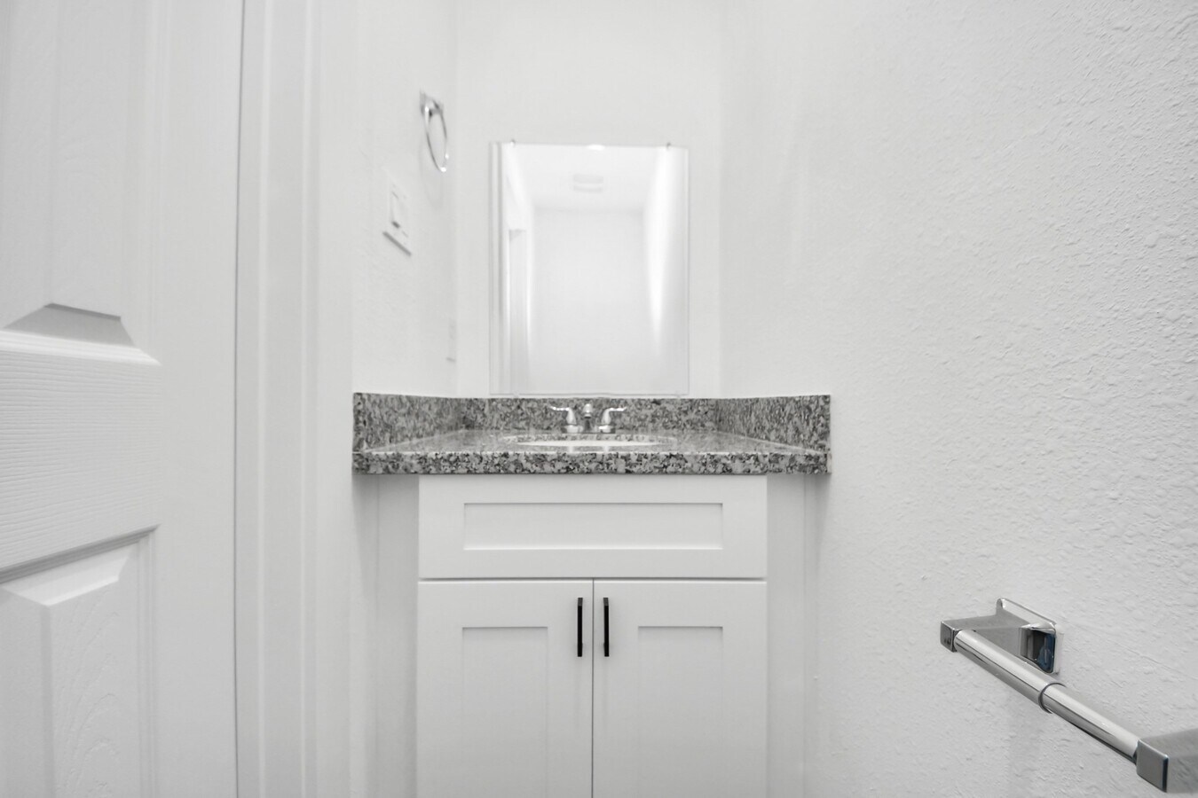 Photo - 2322 Wavell St