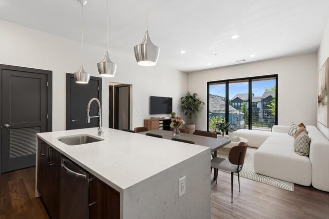 Photo - 112 Rogers St NE Unit 210