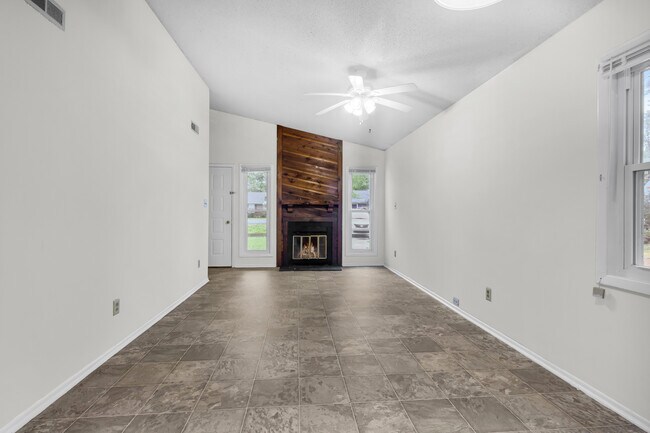 Photo - 1629 RaceTrack Rd