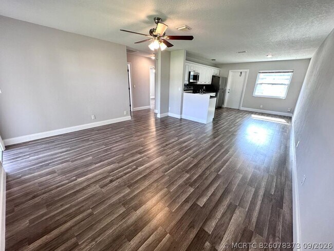 812 Center St Unit 3