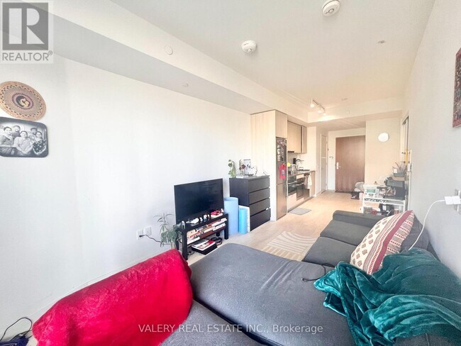 Photo - 15 Queens Quay E Unit 901