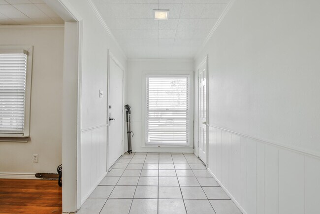 Photo - 2407 32nd St