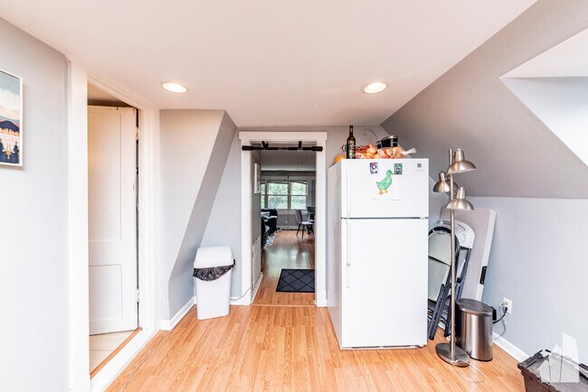 Photo - 1332 W Barry Ave Unit 3