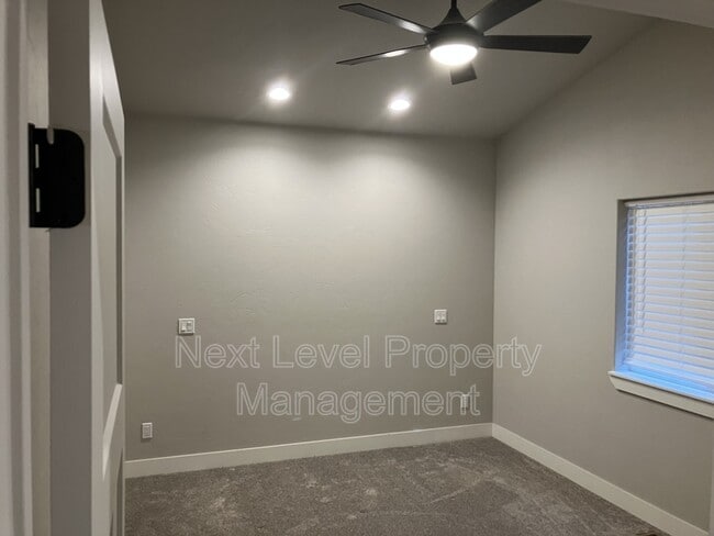 Photo - 329 3rd Ave W