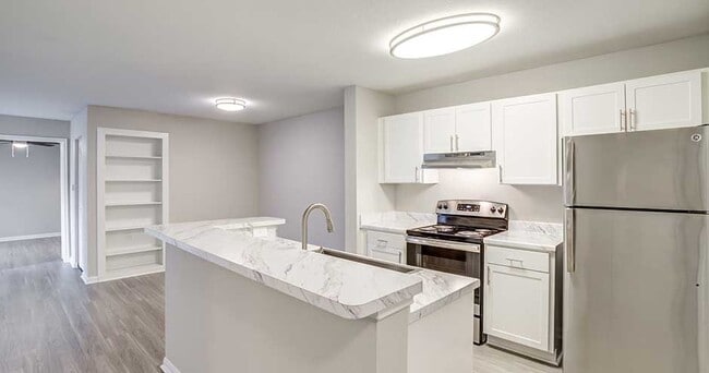 Kenwood Club at the Park Apartments
