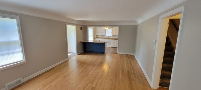 Photo - AVAILABLE  - 4 Bed 1 Bath on London Road