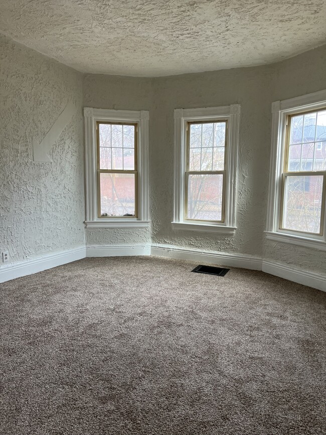 Photo - 933 Jefferson Ave