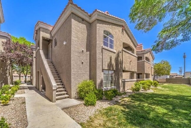 Building Photo - Spacious 2 Bedroom Condo Ready To Move-In! Unit 2025