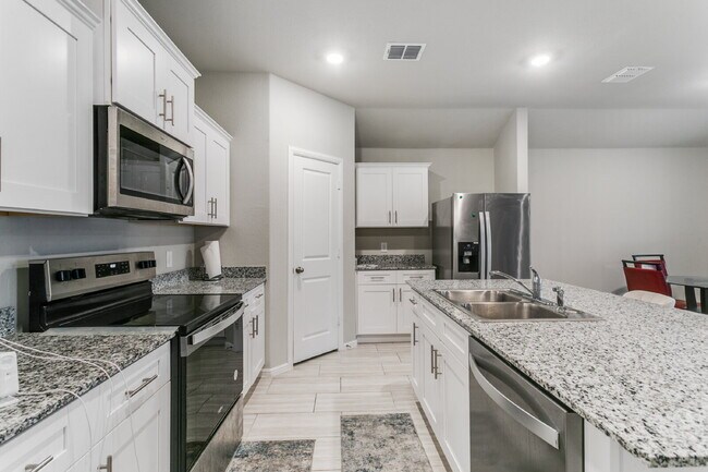 Photo - Stylish 4-Bedroom Home in Justin