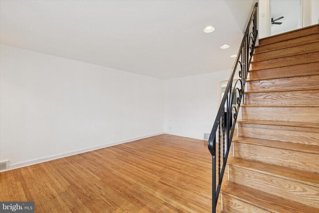 Photo - 8604 Bayard St