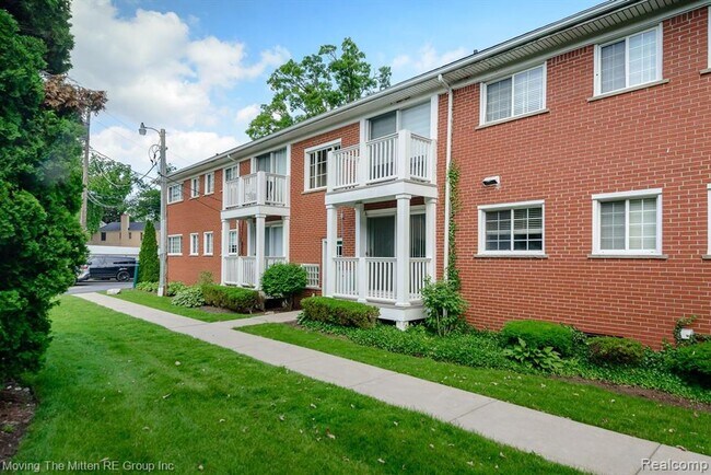 Photo - 487 N Eton St Unit B5