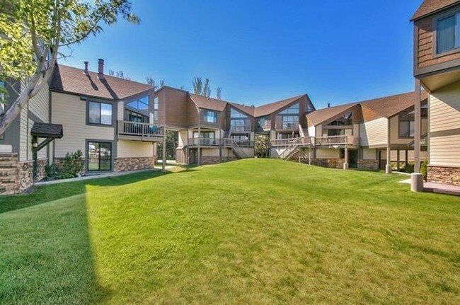 Building Photo - Beautiful 2Bd 2Ba Tahoe Keys Condo! Availa...