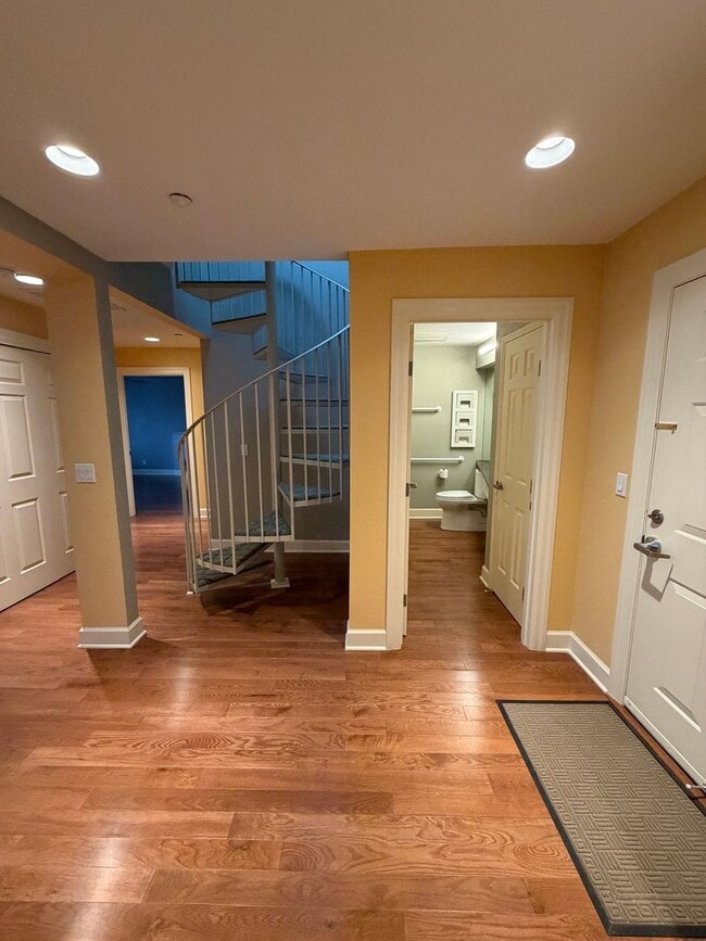 Photo - WONDERFUL COLUMBIA SHORES CONDO! Unidad 420